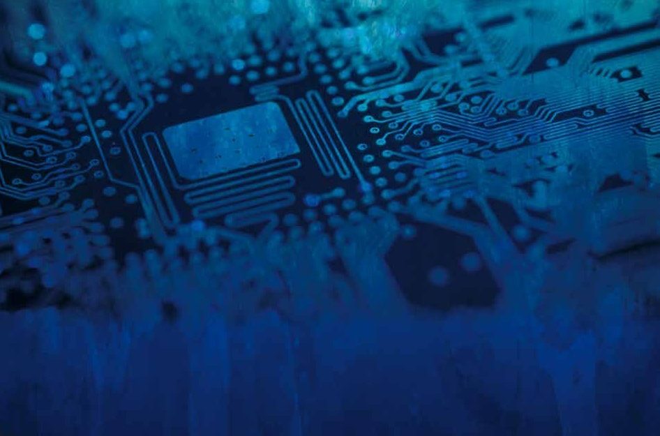 TECHNOPHILES, TECHNOPHOBES, TECHNONEUTRES