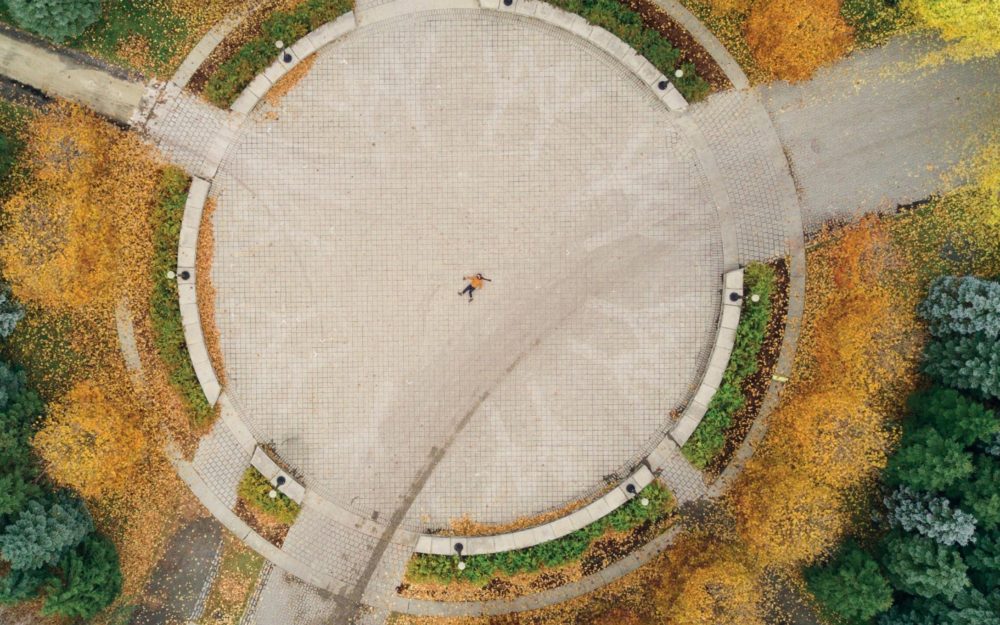 L’IMPUISSANCE COMME OUTIL DANS LE TRAVAIL SOCIAL