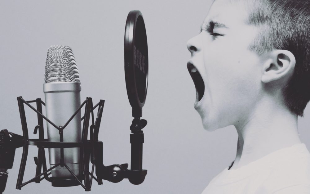 L’ÉRUPTION POLITIQUE DES JEUNES : RETOUR SUR UNE EXPÉRIENCE COLLECTIVE RADIOPHONIQUE